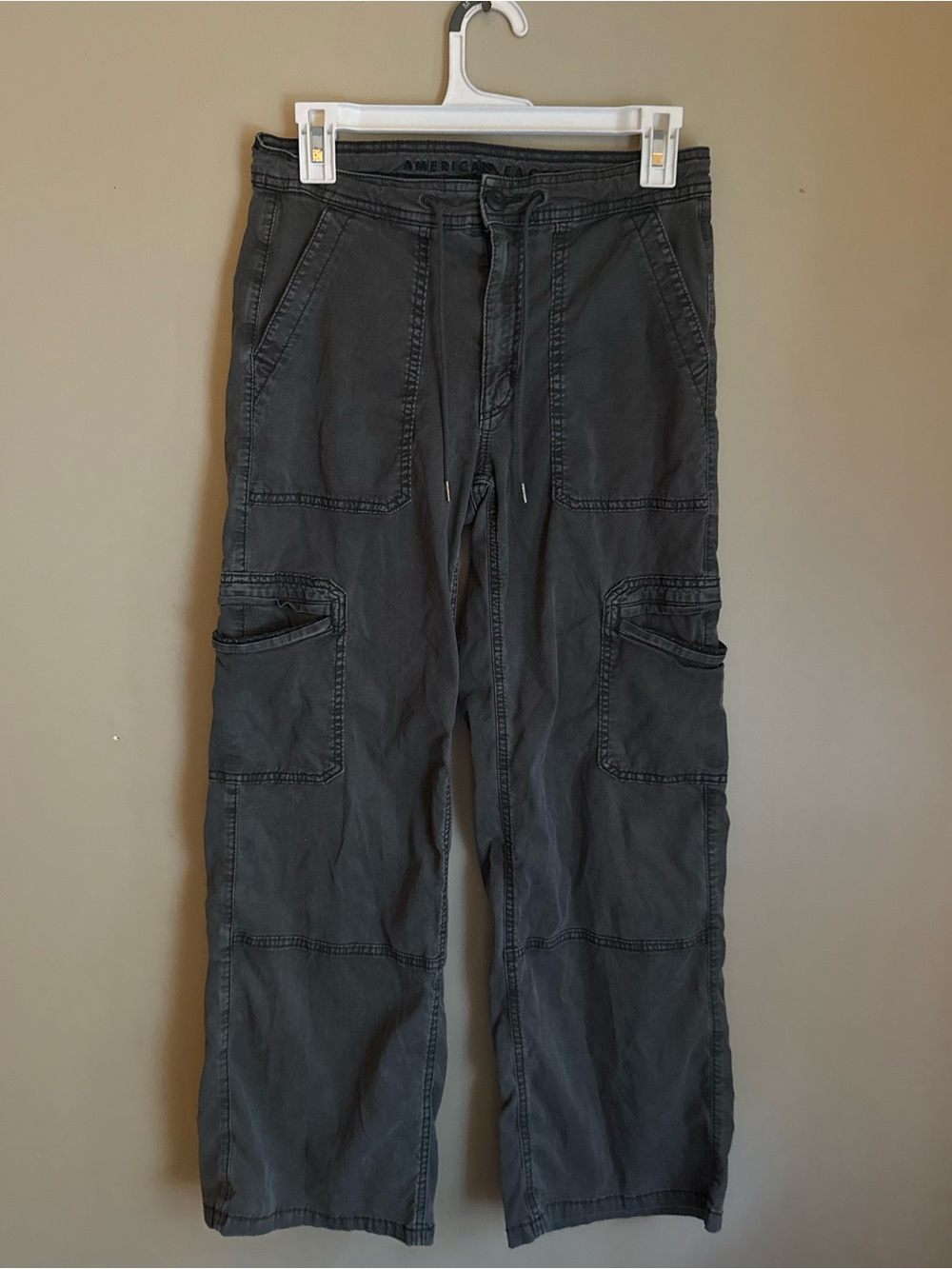 American Eagle Women's Army Green Cargo Pants